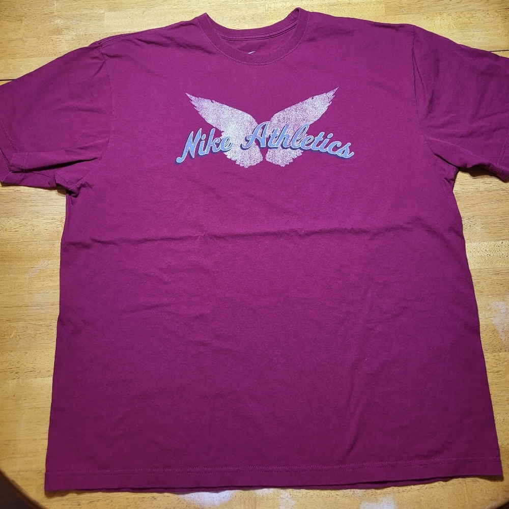 NIKE LOOSE FIT 2XL  TEE RED IN COLOR EXCELLENT CONDITION
